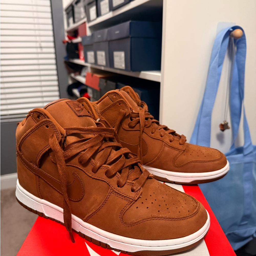 Nike Dunk Women’s High-Top Sneakers Pecan /White